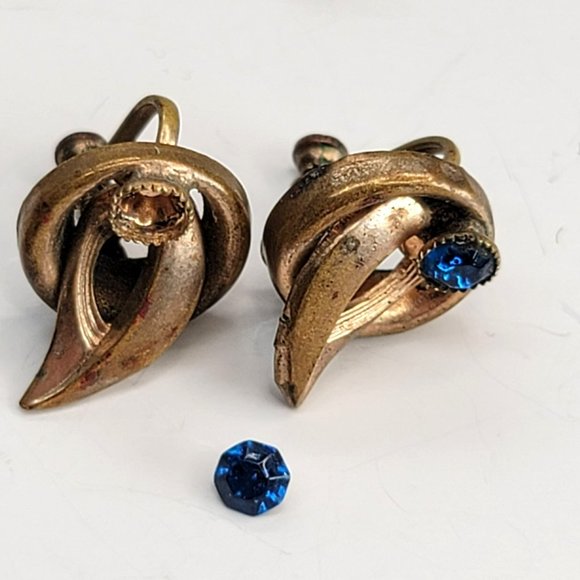 Vintage Clip-on Screw Back Earrings Collection of Five Pair Ct555 - Picture 5 of 15